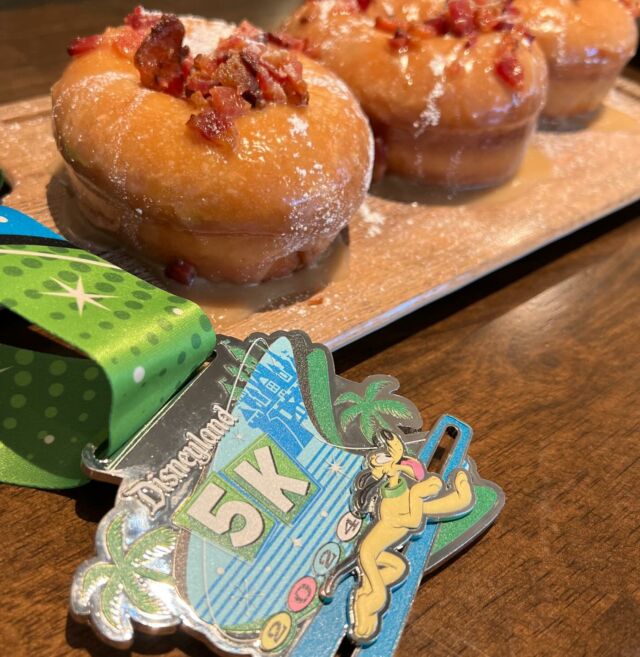 The best @rundisney reward… @thegreatmaple donuts!